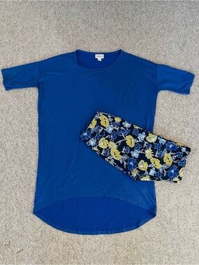 LuLaRoe Royal Blue Top with LuLaRoe Navy Floral Leggings